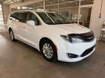 2017 Chrysler Pacifica — rear three-quarter view