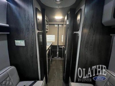 2025 Prime-Time SV Avenger RV — photo 17 view