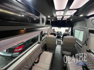 2025 Prime-Time SV Avenger RV — photo 22 view