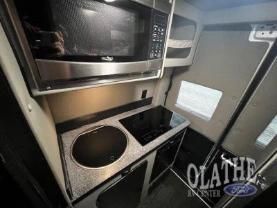 2025 Prime-Time SV Avenger RV — photo 16 view