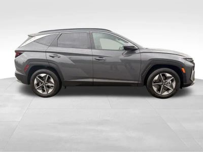 2025 Hyundai Tucson — photo 9 view