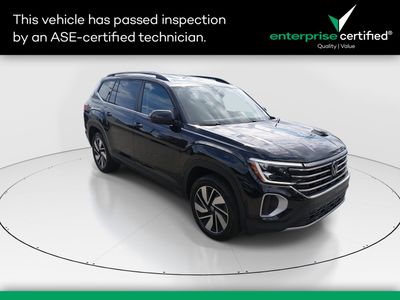 2025 Volkswagen Atlas 2.0T SE w/Technology FWD — front three-quarter view