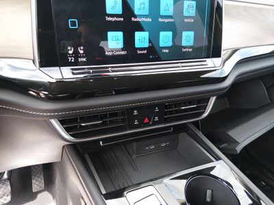 2025 Volkswagen Atlas — photo 13 view
