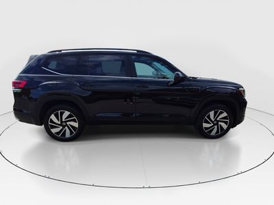 2025 Volkswagen Atlas — photo 8 view
