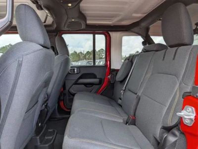2025 Jeep Wrangler - Photo 20