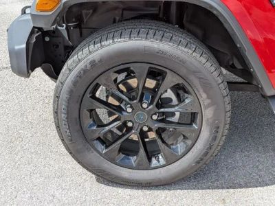 2025 Jeep Wrangler - Photo 9