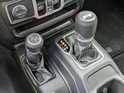 2025 Jeep Wrangler - Photo 17