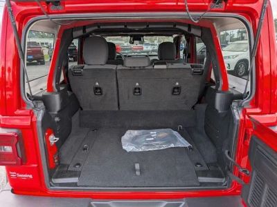 2025 Jeep Wrangler - Photo 22