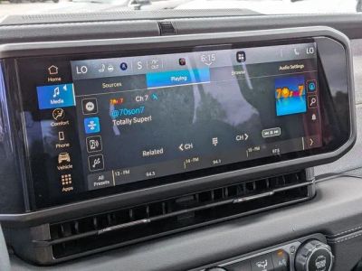 2025 Jeep Wrangler - Photo 18