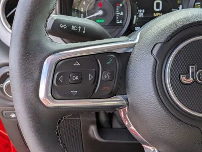 2025 Jeep Wrangler - Photo 15