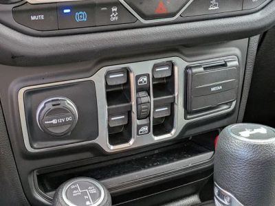 2025 Jeep Wrangler - Photo 14