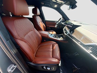 2023 BMW X7 - Photo 16