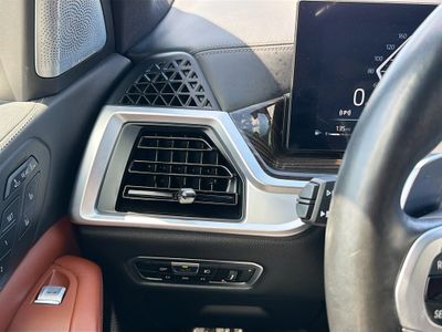 2023 BMW X7 - Photo 37