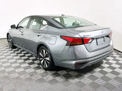 2021 Nissan Altima — detail view