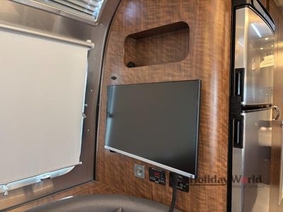 2025 Airstream Globetrotter - Photo 10