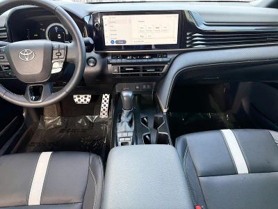 2025 Toyota Camry — photo 17 view