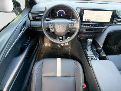 2025 Toyota Camry — photo 15 view