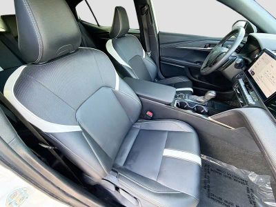 2025 Toyota Camry — photo 13 view