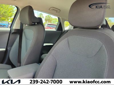 2025 Kia K4 — photo 16 view