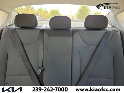 2025 Kia K4 — photo 15 view