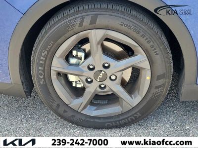 2025 Kia K4 — photo 9 view