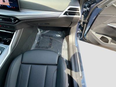2025 BMW 3 Series — photo 18 view
