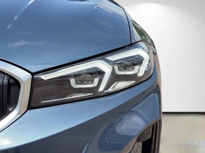 2025 BMW 3 Series — photo 9 view