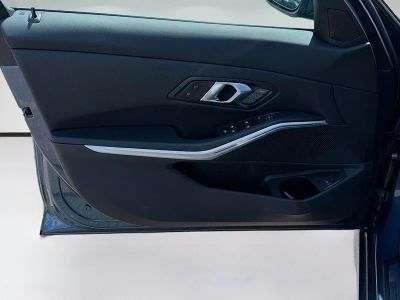 2025 BMW 3 Series — photo 22 view