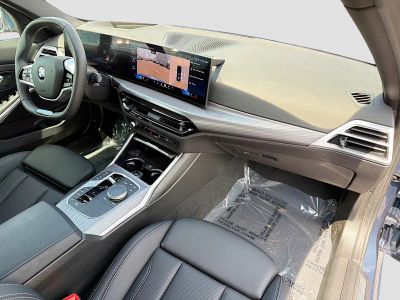 2025 BMW 3 Series — photo 14 view