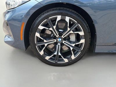 2025 BMW 3 Series — photo 42 view