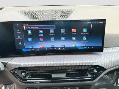 2025 BMW 3 Series — photo 30 view