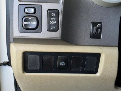 2012 Toyota Sequoia - Photo 25