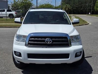 2012 Toyota Sequoia - Photo 2