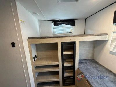 2021 Heartland Prowler — photo 17 view