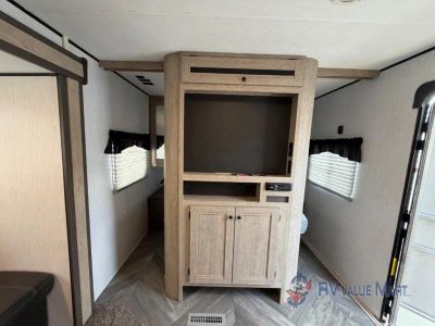 2021 Heartland Prowler — photo 9 view