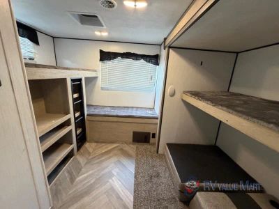 2021 Heartland Prowler — photo 16 view