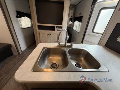 2021 Heartland Prowler — photo 12 view