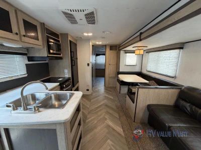 2021 Heartland Prowler — photo 8 view
