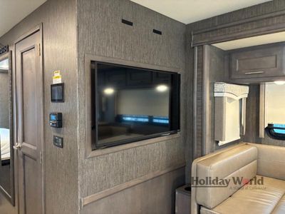 2021 Thor Motor Coach Challenger - Photo 11