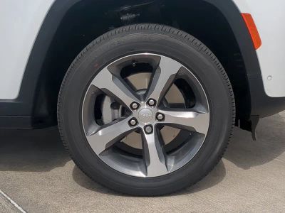 2026 Jeep Grand Cherokee L — photo 11 view