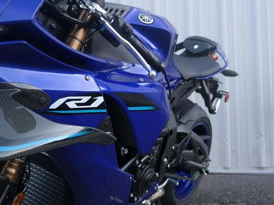 2026 Yamaha YZF-R1 - Photo 2