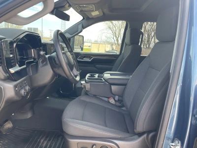 2025 Chevrolet Silverado 2500HD - Photo 9