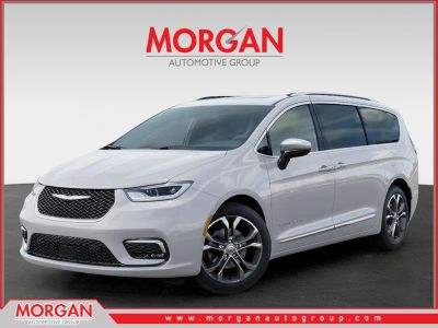 2026 Chrysler Pacifica Pinnacle in White — front three-quarter view