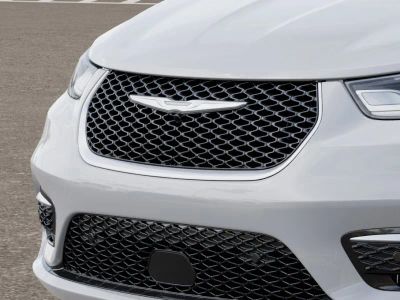 2026 Chrysler Pacifica — photo 11 view