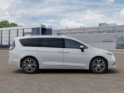 2026 Chrysler Pacifica — photo 21 view