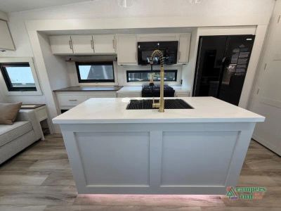 2027 Brinkley Model Z — photo 14 view