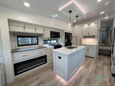 2027 Brinkley Model Z — photo 13 view