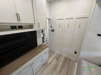 2027 Brinkley Model Z — photo 35 view