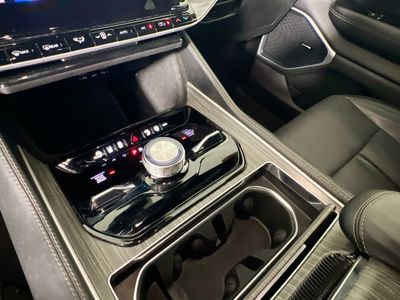 2024 Jeep Wagoneer - Photo 22