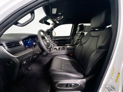 2024 Jeep Wagoneer - Photo 12